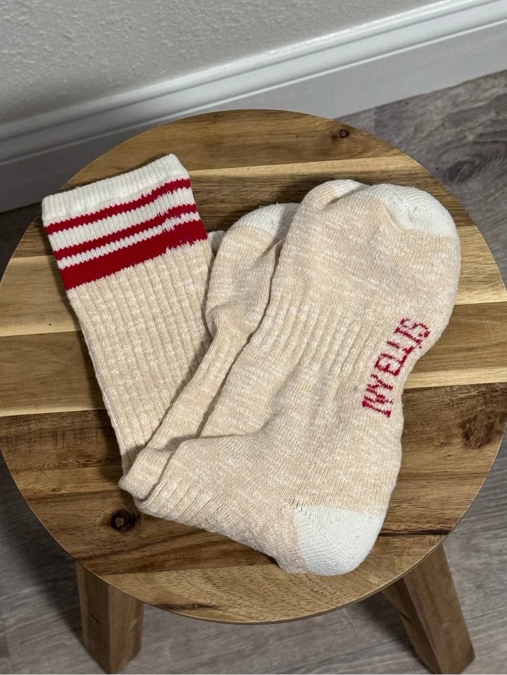 OSFM Ivy Ellis The Torrisdale Crew Socks Vintage Sport Ribbed Cotton Red & Cream